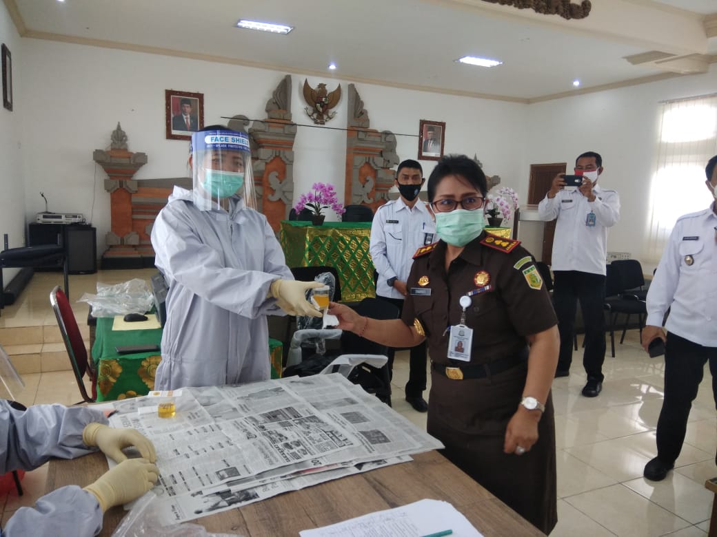 KEGIATAN PEMBERDAYAAN MASYARAKAT ANTI NARKOBA MELALUI TEST URINE PADA INSTANSI PEMERINTAH