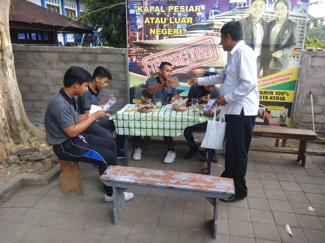 Sosialisasi dan Kampanye P4GN di Kantin SMA Dwijendra Gianyar