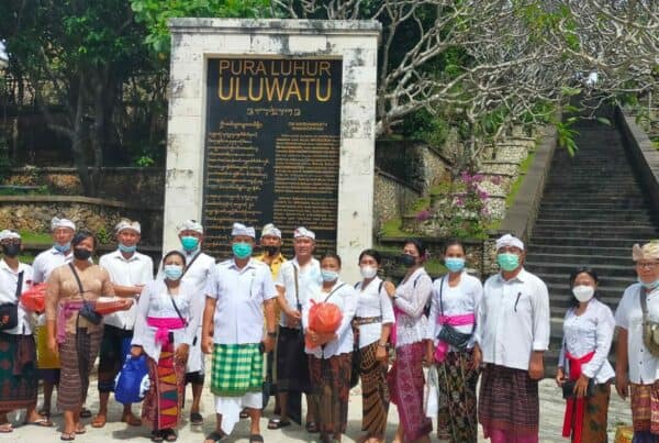 BNNK Gianyar melaksanakan kegiatan Bimbingan Rohani dengan melaksanakan Persembahyangan bersama ke Pura Uluwatu Jimbaran