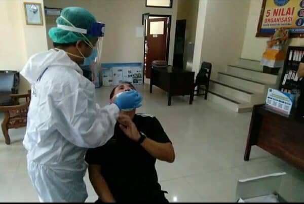 Pegawai BNNK Gianyar di Swab Tes Antigen untuk mencegah penularan virus COVID 19
