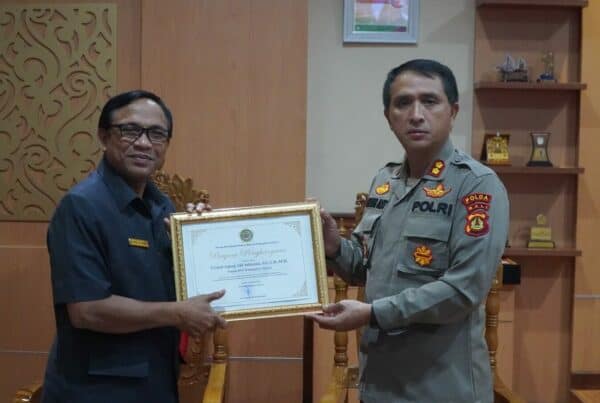Sukses Wujudkan PERDA P4GN dan Peran Aktif dalam Pemberantasan Narkotika di Gianyar, BNN Kabupaten Gianyar Terima Penghargaan dari DPRD Kabupaten Gianyar
