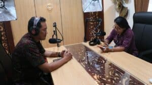Dialog interaktif dalam kegiatan Suluh Gianyar di Radio Gelora Gianyar