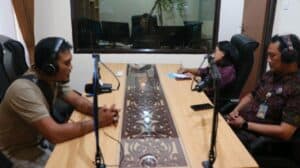 Dialog interaktif dalam kegiatan Suluh Gianyar di Radio Gelora Gianyar