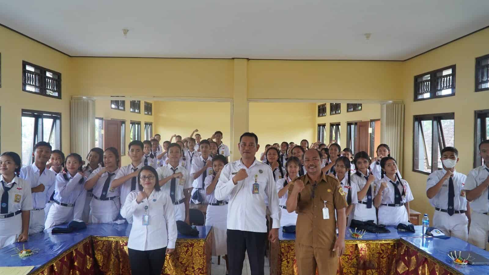 Sosialisasi P4GN dalam Rangka Pembekalan dan pelantikan Pengurus OSIS Periode 2024/2025 di SMP Negeri 2 Blahbatuh