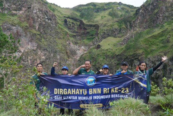 Mendaki Gunung Batur Dalam Rangka HUT BNN Ke-23
